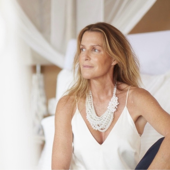 India Hicks Quiet Luxury Elegant White Beaded Statement Necklace - Picture 2 of 7